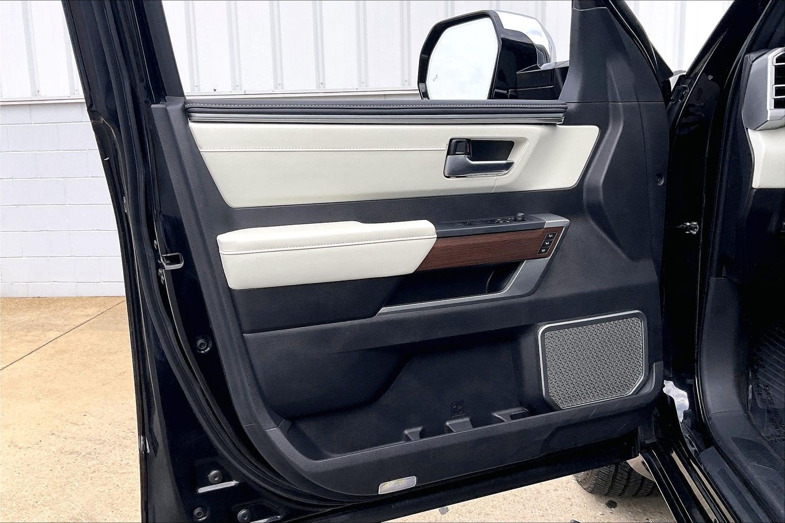 2024 Toyota Tundra Capstone - Photo 28
