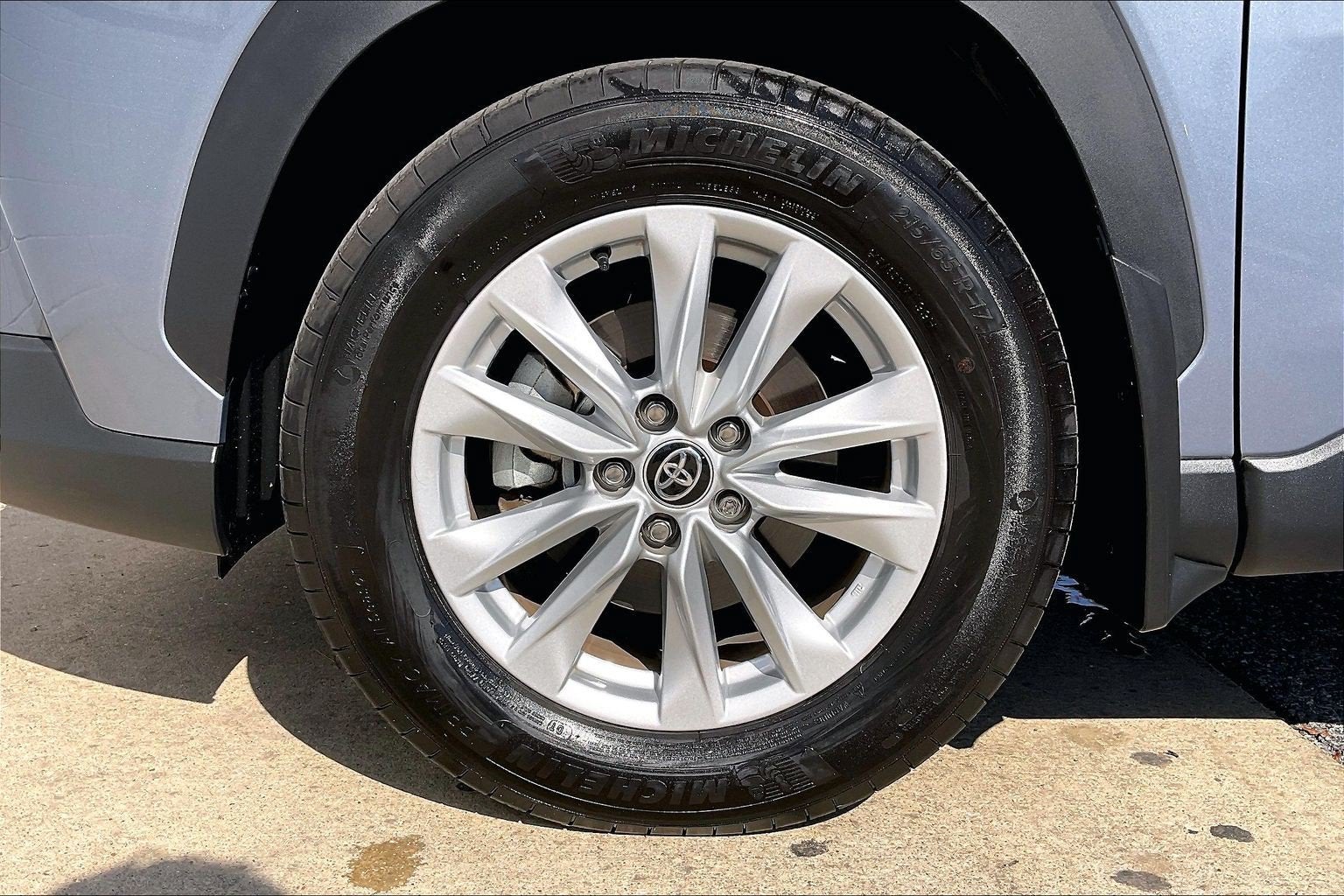 2025 Toyota Corolla Cross LE