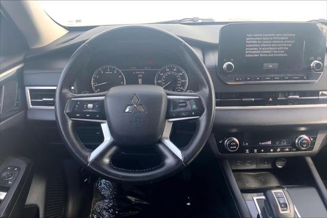 2022 Mitsubishi Outlander SE