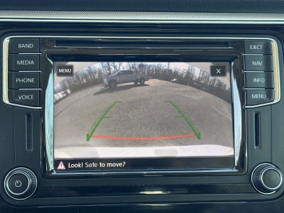 2017 Volkswagen Passat 1.8T SE w/Technology