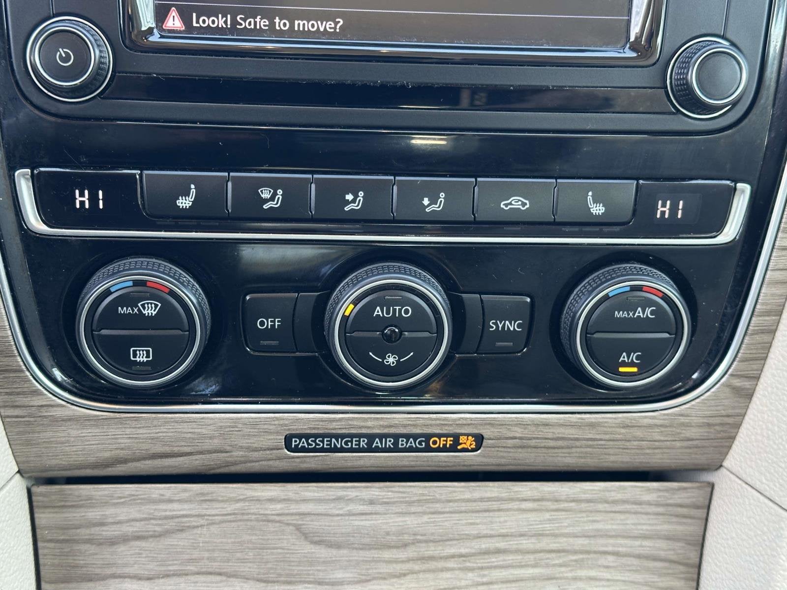 2017 Volkswagen Passat 1.8T SE w/Technology