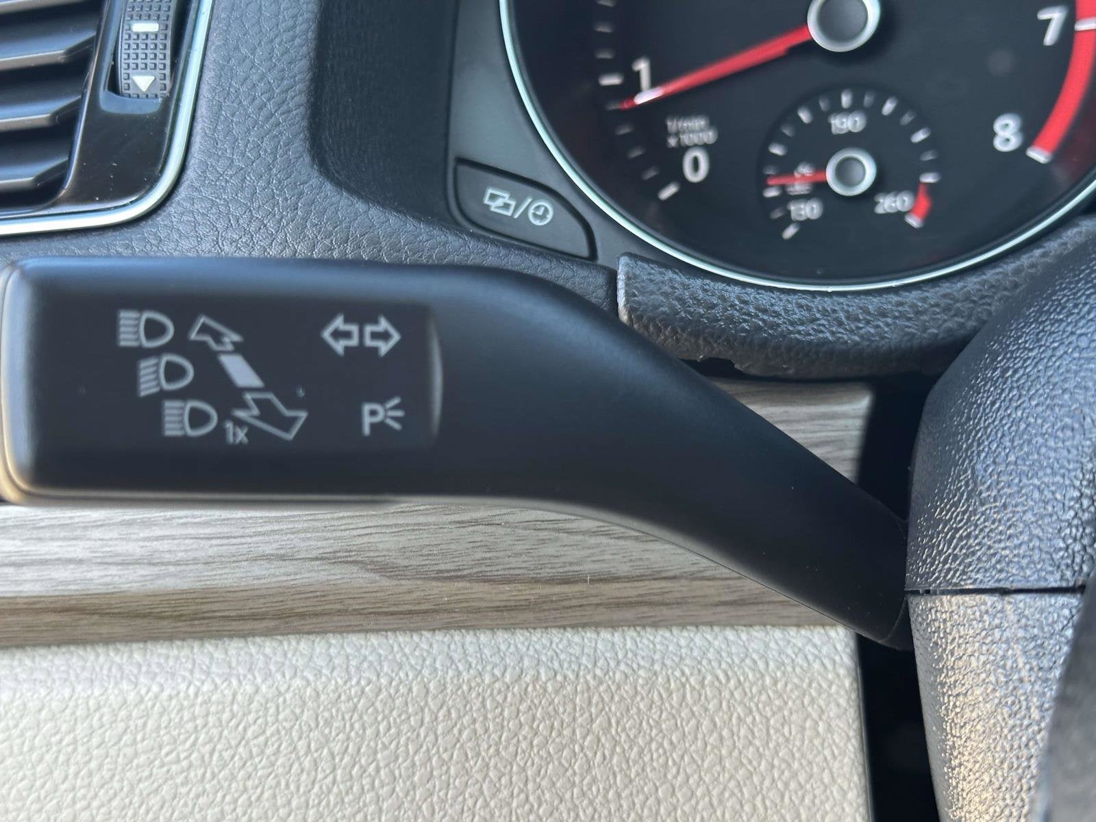 2017 Volkswagen Passat 1.8T SE w/Technology