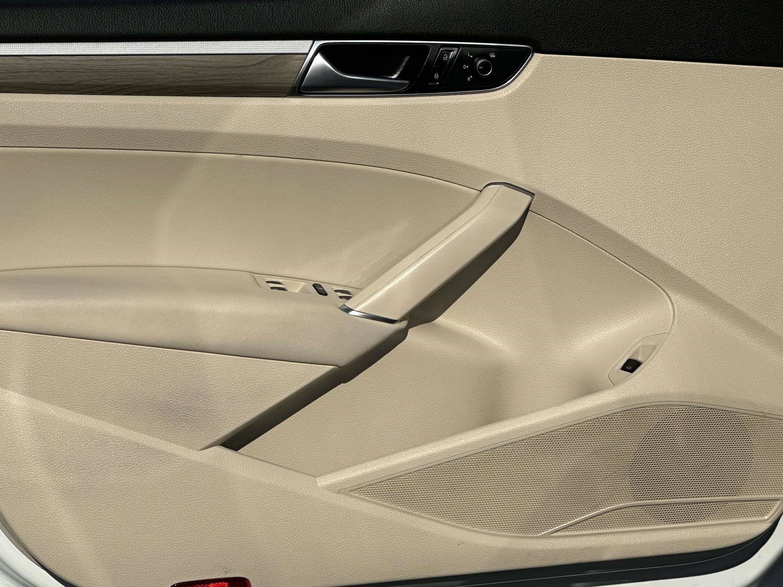 2017 Volkswagen Passat 1.8T SE w/Technology