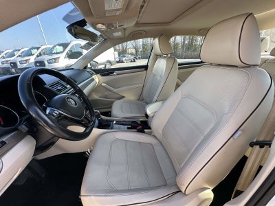 2017 Volkswagen Passat 1.8T SE w/Technology