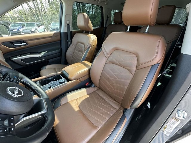 2023 Nissan Pathfinder Platinum