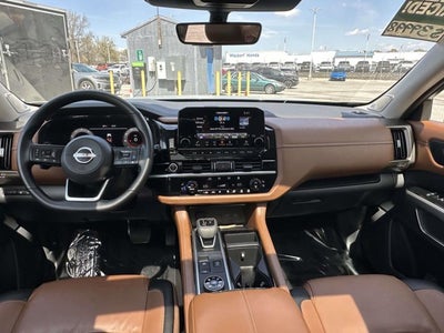 2023 Nissan Pathfinder Platinum