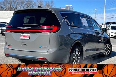 2023 Chrysler Pacifica Hybrid Touring L