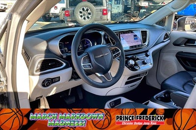 2023 Chrysler Pacifica Hybrid Touring L