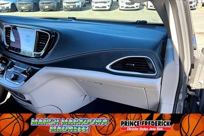 2023 Chrysler Pacifica Hybrid Touring L