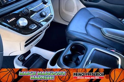 2023 Chrysler Pacifica Hybrid Touring L