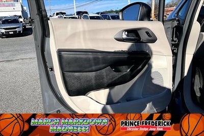 2023 Chrysler Pacifica Hybrid Touring L