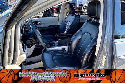 2023 Chrysler Pacifica Hybrid Touring L