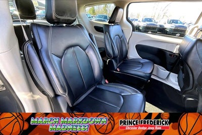 2023 Chrysler Pacifica Hybrid Touring L