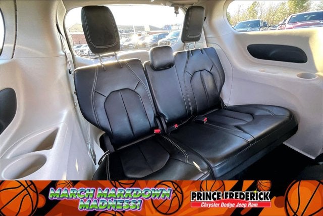 2023 Chrysler Pacifica Hybrid Touring L