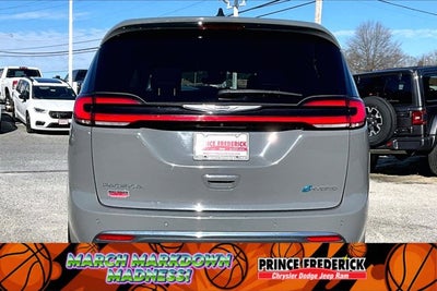 2023 Chrysler Pacifica Hybrid Touring L