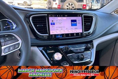 2023 Chrysler Pacifica Hybrid Touring L