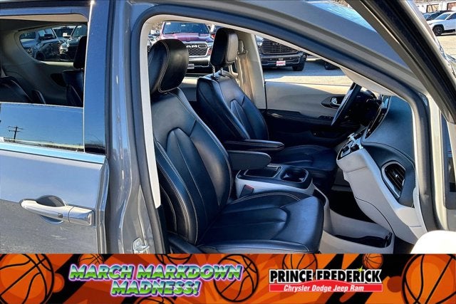 2023 Chrysler Pacifica Hybrid Touring L