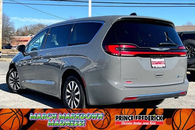 2023 Chrysler Pacifica Hybrid Touring L