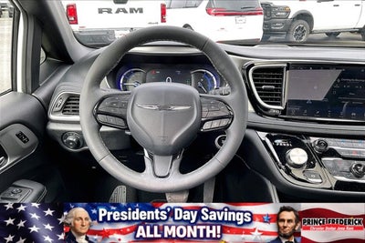 2023 Chrysler Pacifica Hybrid Limited