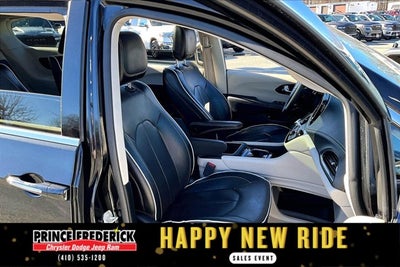 2023 Chrysler Pacifica Hybrid Limited