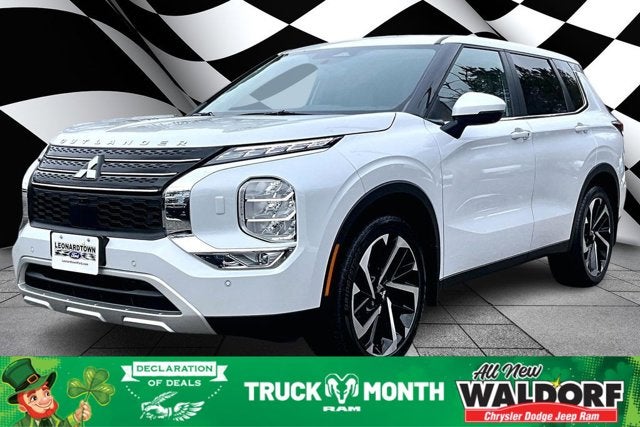 2023 Mitsubishi Outlander SE