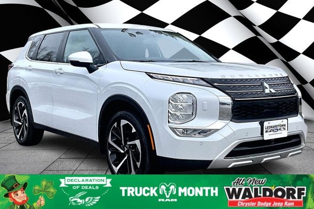 2023 Mitsubishi Outlander SE