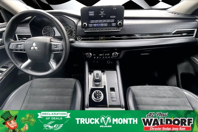 2023 Mitsubishi Outlander SE