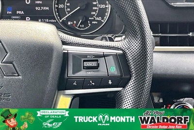 2023 Mitsubishi Outlander SE