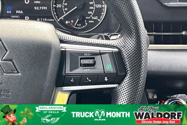 2023 Mitsubishi Outlander SE