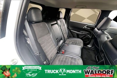 2023 Mitsubishi Outlander SE