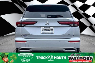 2023 Mitsubishi Outlander SE