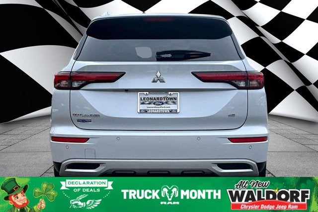 2023 Mitsubishi Outlander SE