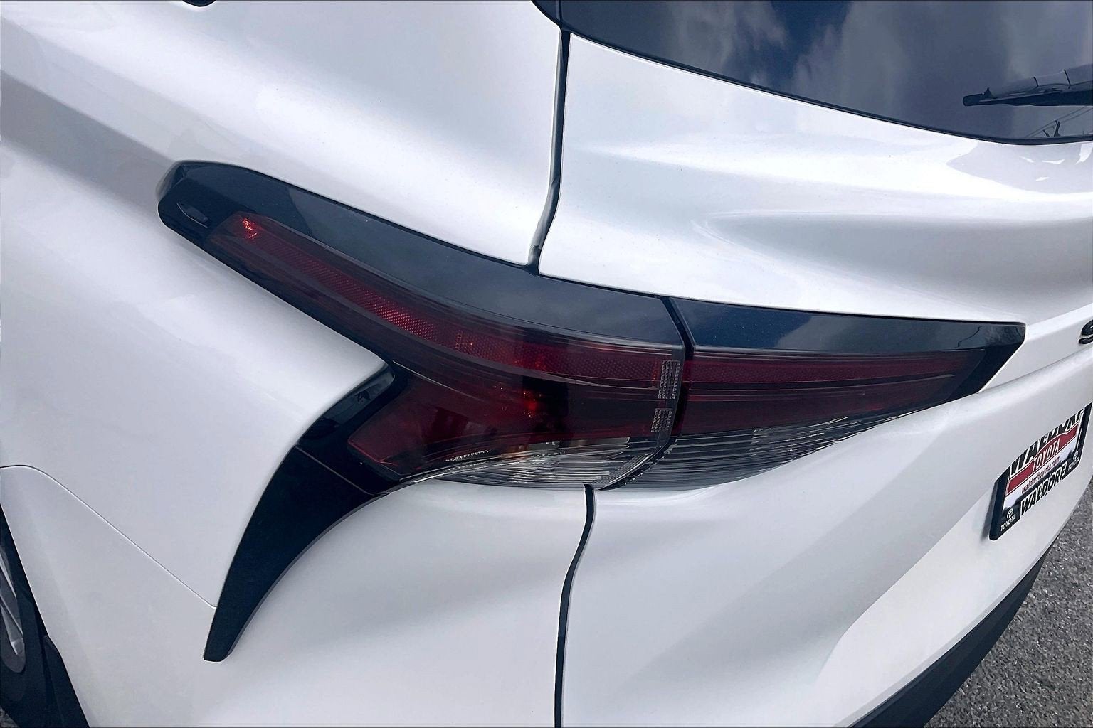 2023 Toyota Sienna LE