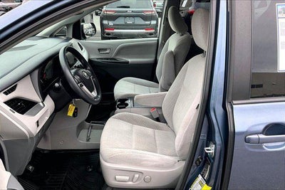 2017 Toyota Sienna LE