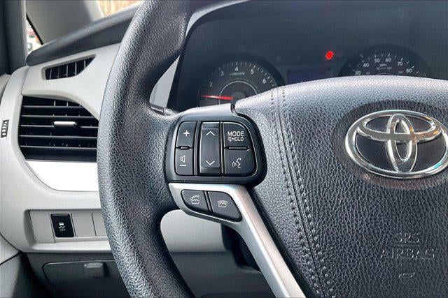 2017 Toyota Sienna LE