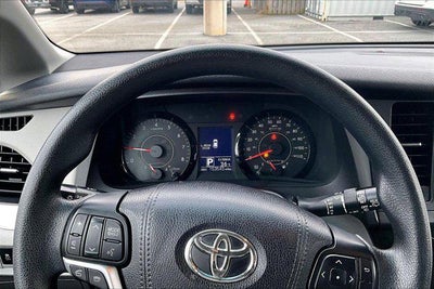 2017 Toyota Sienna LE
