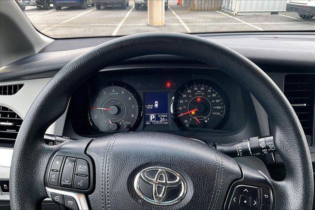 2017 Toyota Sienna LE